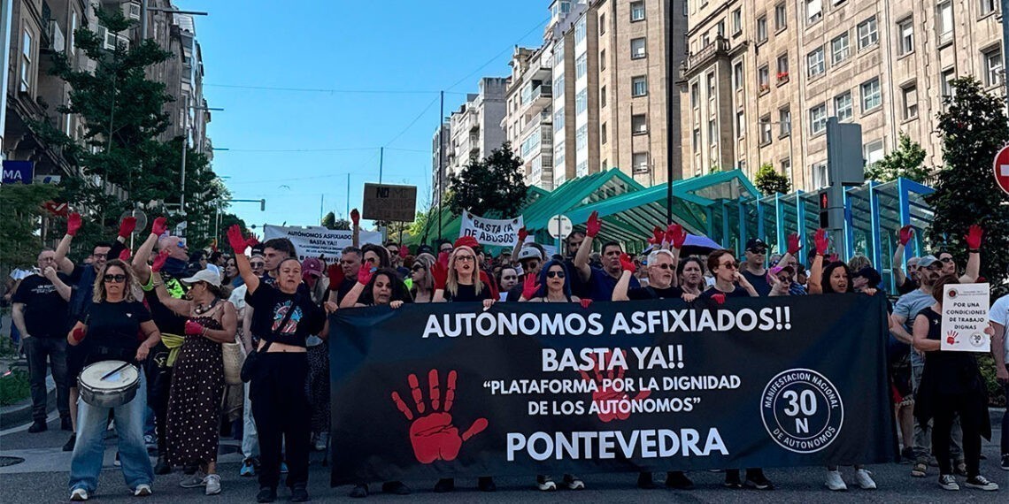 Los autónomos toman las calles de Vigo contra la "asfixia" económica y por unas condiciones dignas