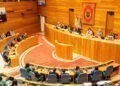 Rueda insiste en que las bajas son "un problema" y Pontón apunta a la "incompetencia" de la Xunta