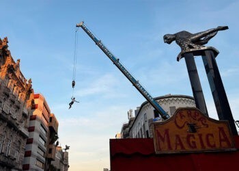 El hombre que acompañó durante unos minutos al Sireno en el cielo de Vigo gracias a la magia