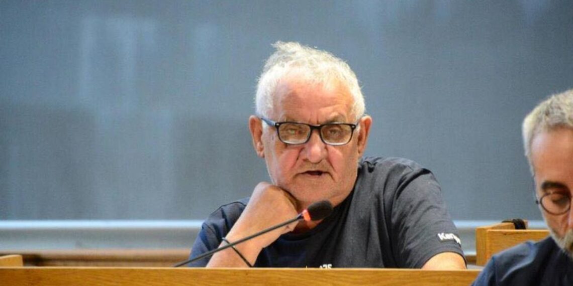 El concelleiro de Cangas se disculpa tras sus polémicas acusaciones contra "peruanos de Vigo"