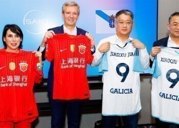 Rueda ofrece en China el potencial de Vigo y el resto de Galicia en el sector de la automoción