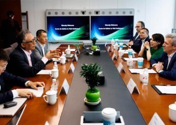 Rueda explora en Chinas vías de colaboración para impulsar energías renovables en Galicia