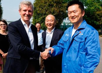 Rueda ensalza en China las "ventajas competitivas" de Galicia para grandes fabricantes como SAIC Motor