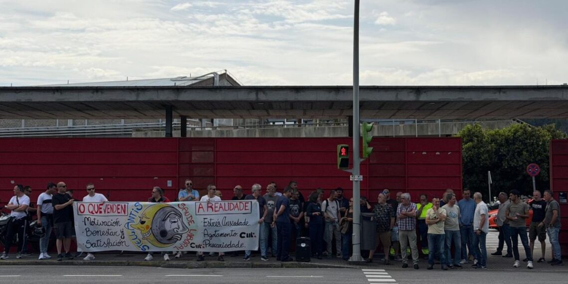 Trabajadores de Stellantis Vigo estallan por "cargas insostenibles de trabajo, estrés y precariedad"