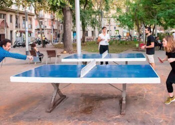 Pistas de tenis de mesa en plena calle en este concello del área de Vigo para que todo el mundo juegue gratis