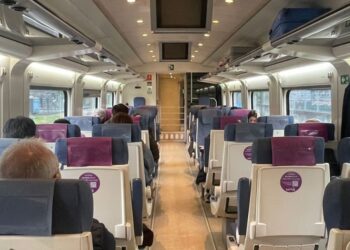 Urzaiz continúa sumida en el caos por el cierre de Guixar y los atrasos de los trenes en Vigo