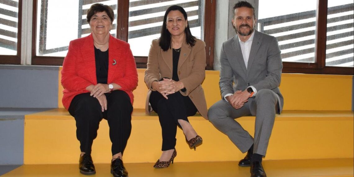 "Expectantes" y agradecidos, los candidatos al Rectorado de la UVigo cerraron la campaña electoral