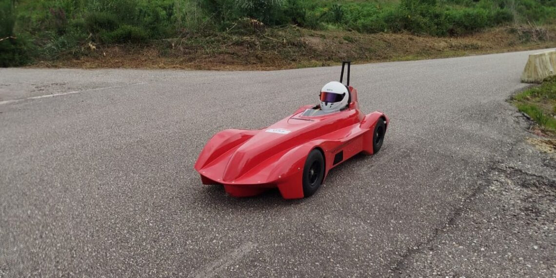 Los autos locos conquistan el área de Vigo con un emocionante descenso de un campeonato único