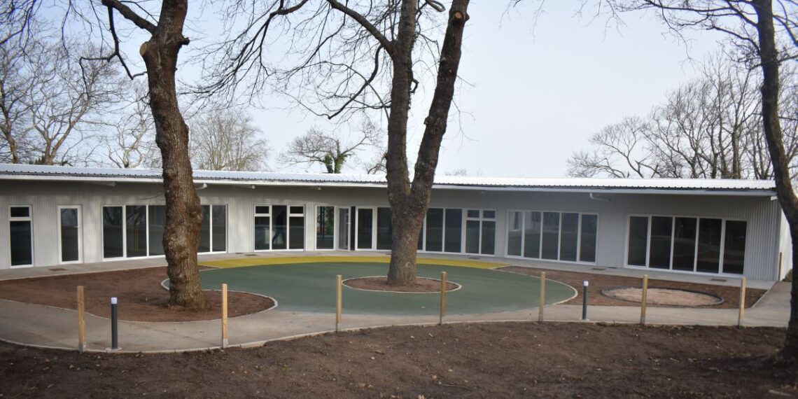 Mos da un nuevo paso para tener a punto la nueva escuela infantil del municipio