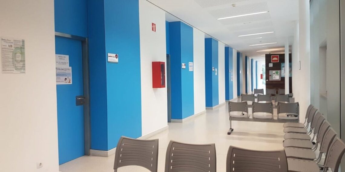 Sanidade asegura que la solución al déficit de médicos en Primaria en Galicia "la tiene el Gobierno central"