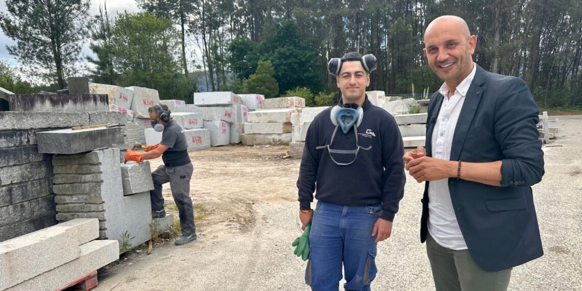 Nace un llamativo concurso de talla en piedra en directo, un homenaje de O Porriño a Antonio Palacios