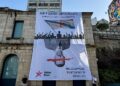 Polémica por el Día de las Fuerzas Armadas en Vigo, cuelgan una pancarta con la imagen invertida del Rey