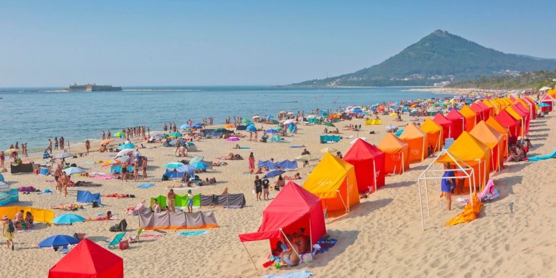 Portugal pone a punto la que ha sido reconocida como una de sus "mejores playas", a una hora de Vigo