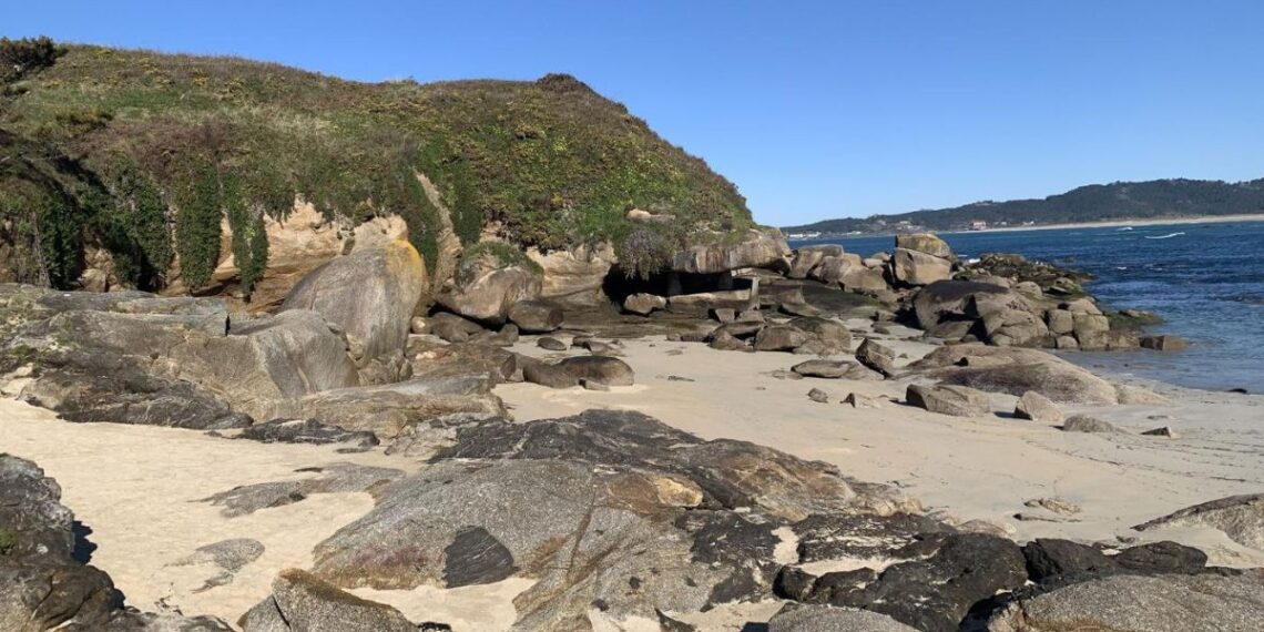 Descubren los secretos de tres conocidas playas de las Rías Baixas con una visita guiada gratis