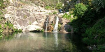 Pozas de Mougás, un enclave único en las Rías Baixas para darse un refrescante chapuzón