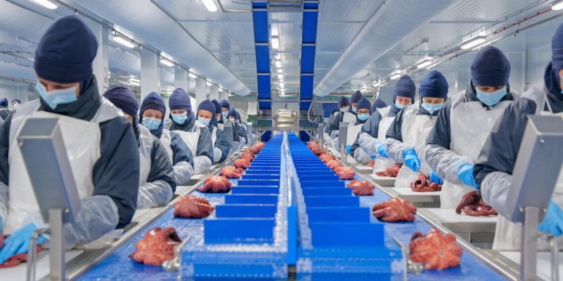 La pesquera viguesa Profand refuerza su crecimiento y compra el grupo canario Unión Martín