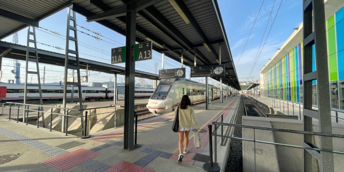 Una incidencia suspende los trenes entre Redondela y Vigo Guixar y provoca retrasos en Urzáiz