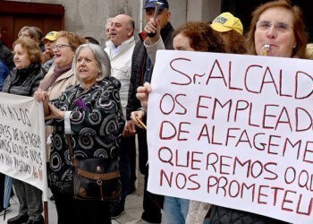 Exempleados de Alfageme se concentran en Vigo recordando que les deben más de 3 millones