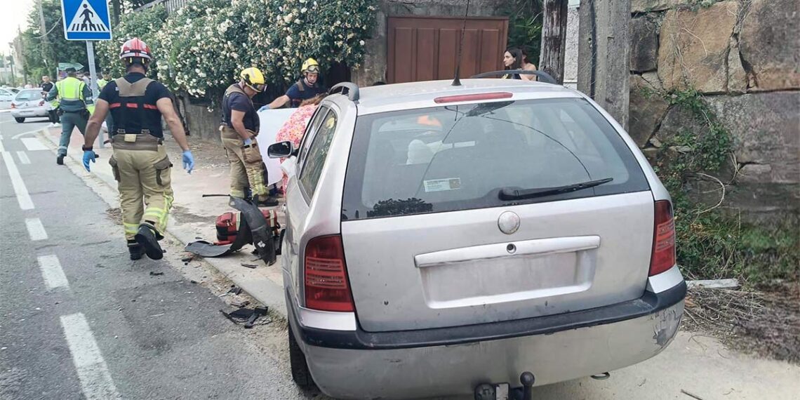 Un coche invade la acera en Sanxenxo y deja una mujer fallecida y tres personas heridas