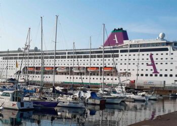 Preocupación en Galicia por la llegada del crucero aislado por un brote de gastroenteritis