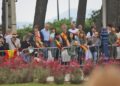 Miles de personas abarrotan Samil desde primera hora para ver el desfile de las Fuerzas Armadas en Vigo