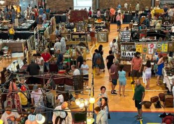 El paraíso de lo vintage está en el área de Vigo con esta gran feria de antigüedades de 1.400 metros cuadrados