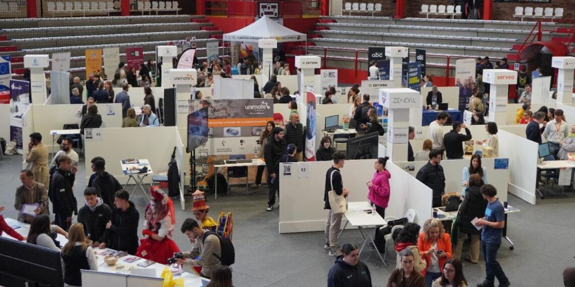 O Porriño se consolida como "motor industrial" y arrasa con su foro de empleo Conecta Talento
