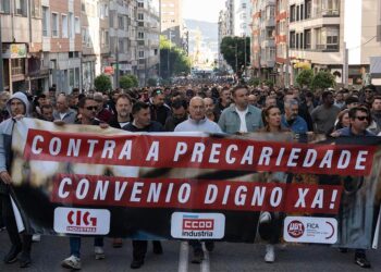 La huelga del metal paraliza Vigo, miles de obreros se manifiestan en defensa de un convenio digno