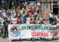 La protesta anual contra Ence toma el centro de Pontevedra y suma la petición por el archivo de Altri