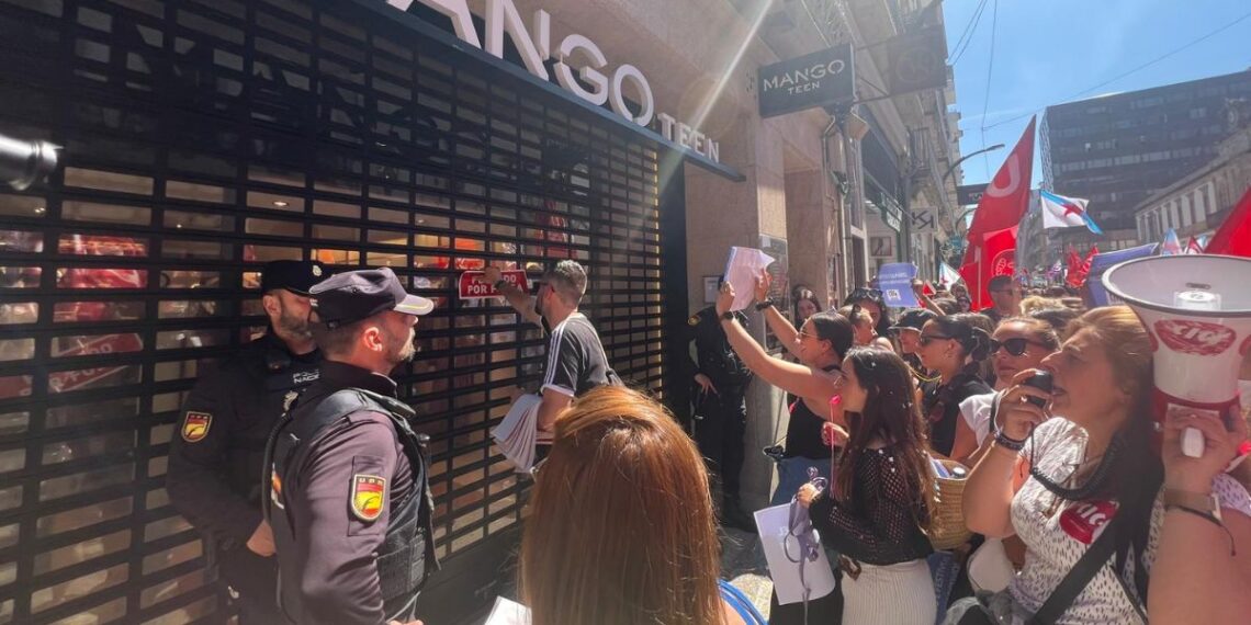 Las tiendas de Inditex, Mango o H&M de Vigo volverán a cerrar en un nuevo día de huelga en Vigo