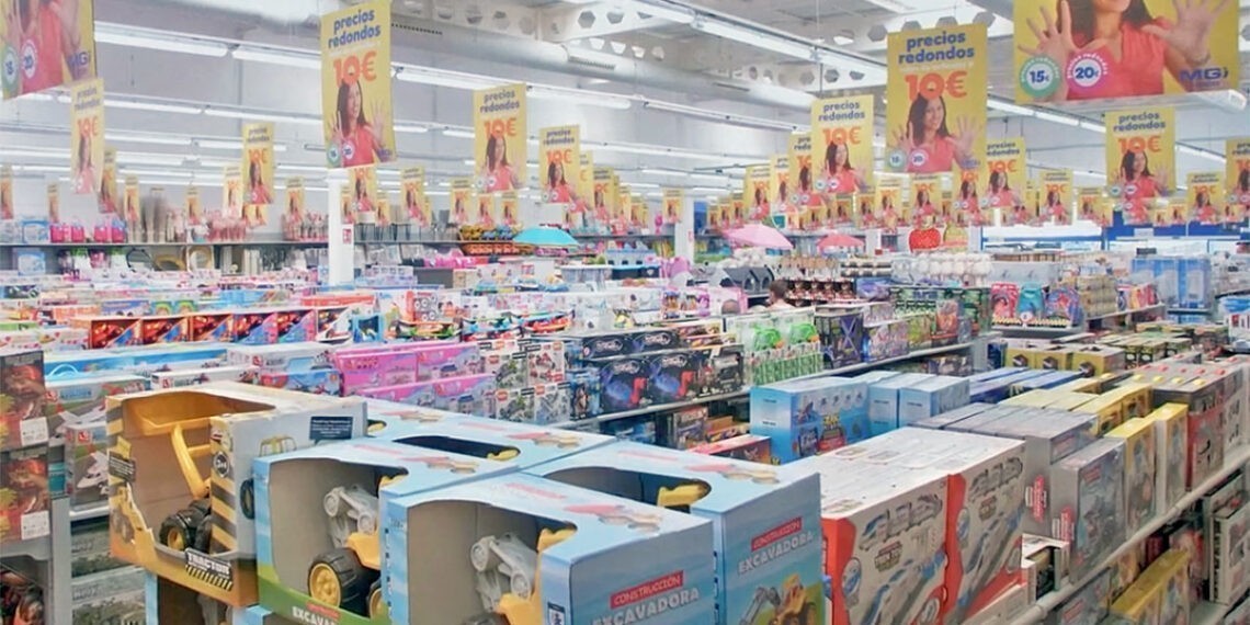 La juguetería low cost y de productos de hogar a "precios redondos" llega al outlet de Tui