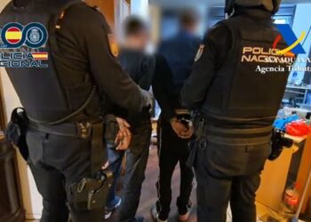 Desmantelados dos narcopisos en Vigo con un laboratorio de drogas y patinetes para su distribución