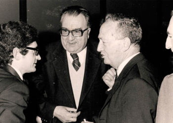 El emotivo y bonito homenaje de O Porriño a uno de sus vecinos más ilustres, una plaza en un lugar especial
