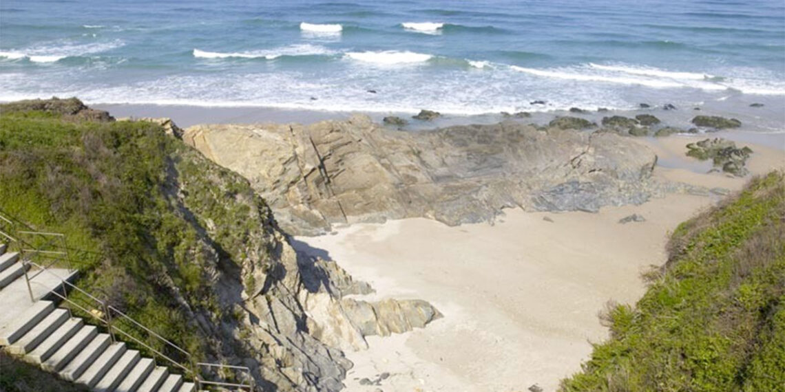 Galicia suma cinco playas más en las que nunca debes bañarte, y son ya 37 este 2026