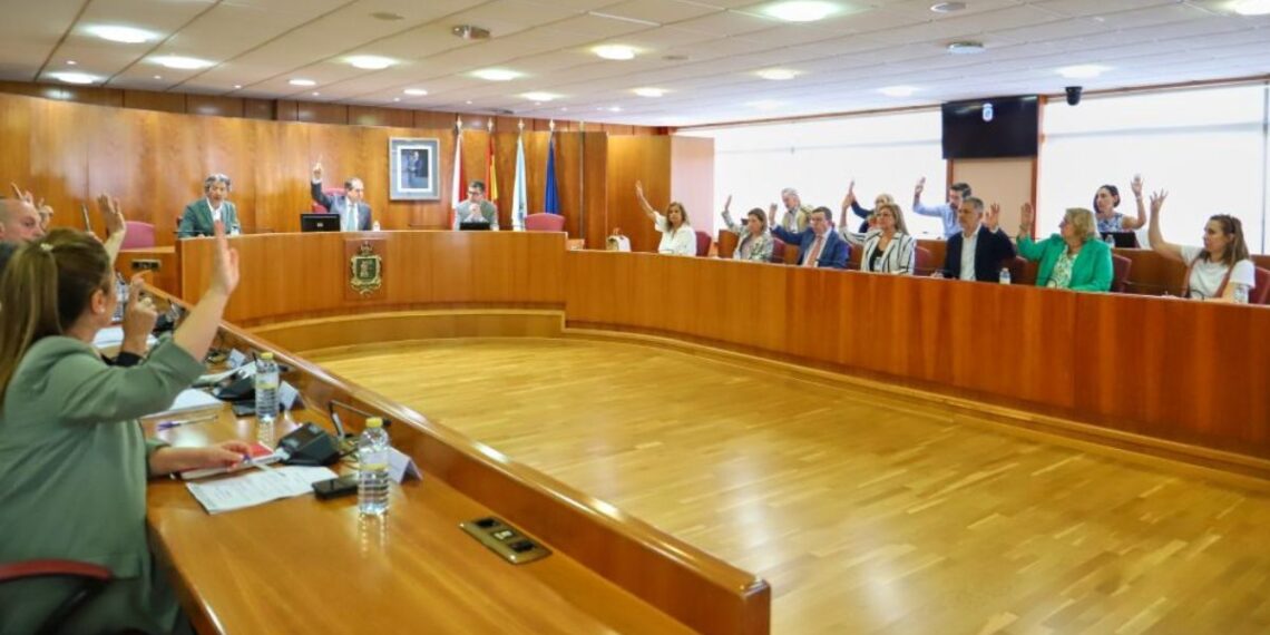 El pleno de Vigo exige unas disculpas a Rueda por no mencionar a Vigo en China