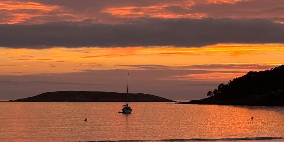 ¿Nuevo referente en el área de Vigo? El chiringuito que se reinventa en una playa de Nigrán