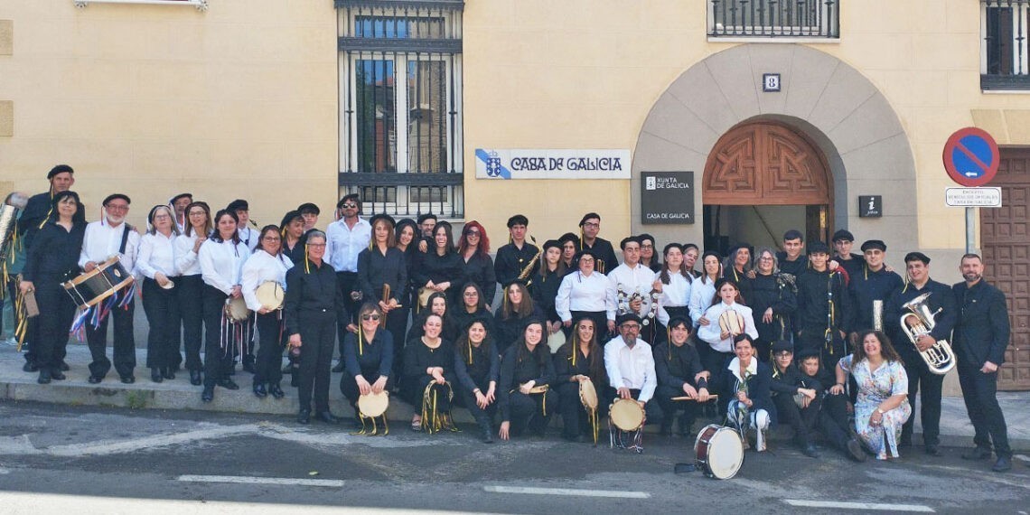 Rondallas de Mos presentan en Madrid la Festa da Rosa, que llegará con conciertos y gastronomía