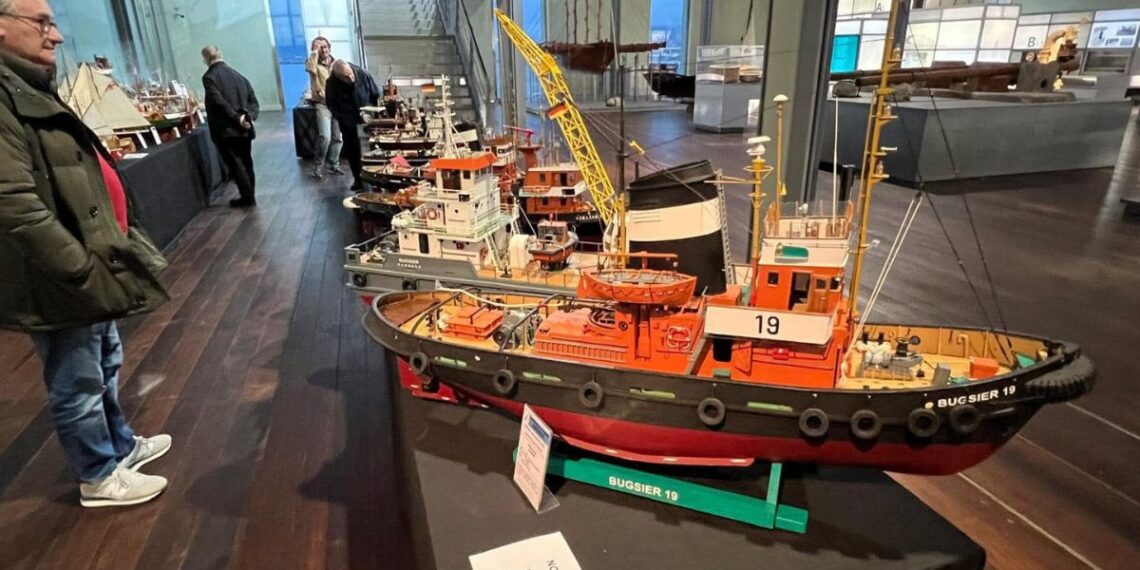De la dorna a la gamela, Baiona propone un asombroso viaje naval con un centenar de maquetas