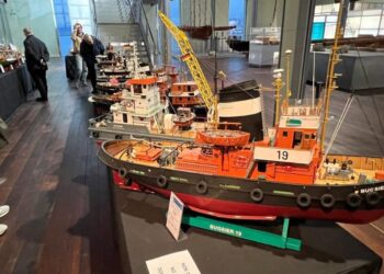 De la dorna a la gamela, Baiona propone un asombroso viaje naval con un centenar de maquetas