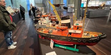 De la dorna a la gamela, Baiona propone un asombroso viaje naval con un centenar de maquetas