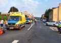 Nuevo accidente mortal en la provincia, un motorista fallece en Barro tras chocar contra un coche