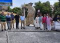Tui rinde su particular homenaje a los peregrinos con una gran escultura de piedra