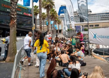 Locura con colas por el primer festival del verano en Vigo, Galicia Fest llega con el fenómeno de Netflix