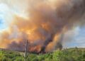 El incendio de Padrón quema al menos 100 hectáreas y obliga a movilizar un gran dispositivo