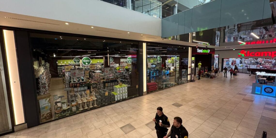 Vialia Vigo está de estreno, inaugurada su nueva tienda con más de 500 metros