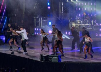Redondela da el pistoletazo de salida a la gran traca de la Festa da Coca con la Panorama y pregón