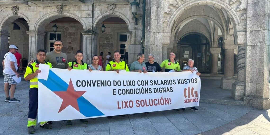 Trabajadores de la recogida de basura de O Porriño reclaman un convenio "digno"