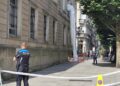 Evacuación urgente en un edificio de Vigo por un simulacro con puertas bloqueadas y un tobogán