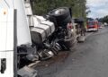 Así fue el gran operativo en Mos tras el vuelco de un camión cisterna en la AP-9 lleno de gasóleo
