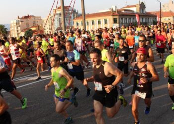 La carrera nocturna de San Xoán de Vigo llega con récord y sardinas gratis para los participantes